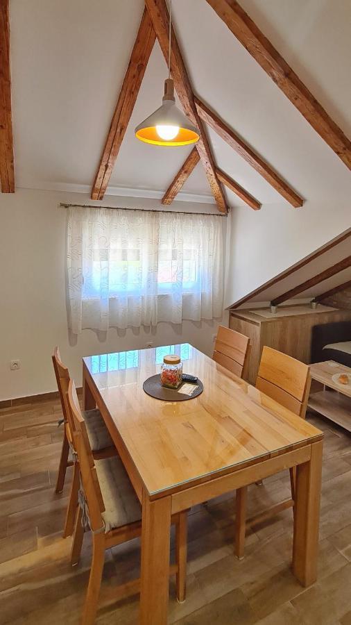 Attic Split Apartment Near City Centre Eksteriør billede