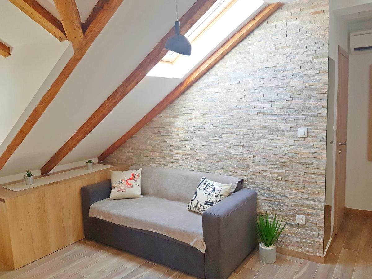 Attic Split Apartment Near City Centre Eksteriør billede
